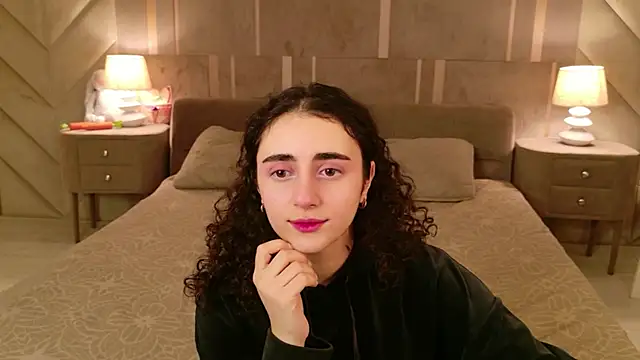 Snapshot of Susan_Fors chatting on April 12, 2026, 5:44 am Susan Fors online show from April 12, 2026, 5:44 am