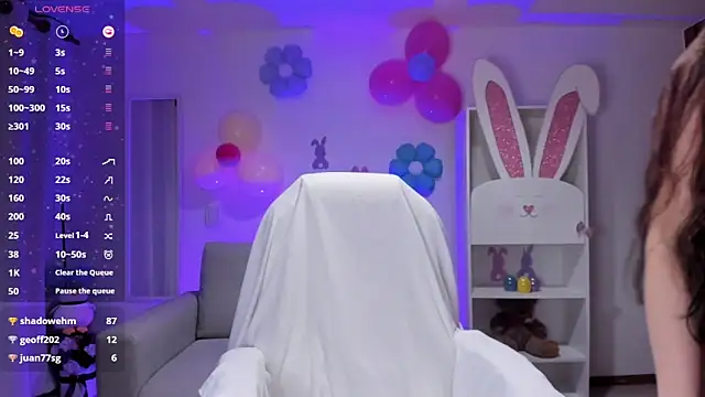  wtdreamgirl online show from April 11, 2026, 7:45 am