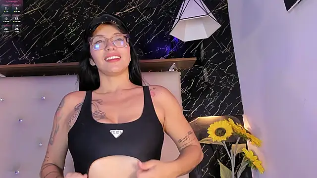 Snapshot of Renata_blue chatting on March 10, 2026, 9:41 pm Renata blue online show from March 10, 2026, 9:41 pm