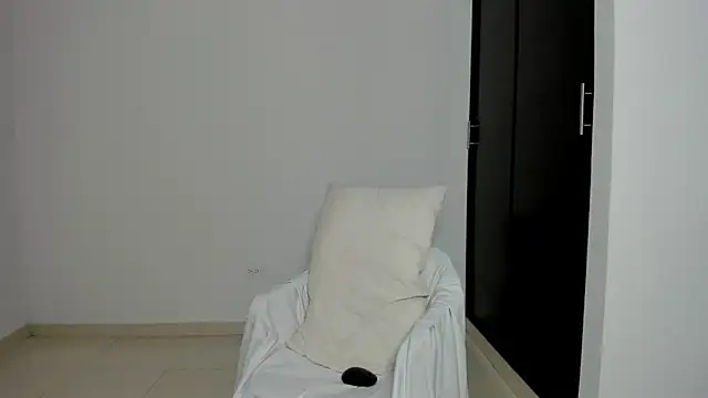 Snapshot of zarina_coleman chatting on February 8, 2026, 4:32 am zarina coleman online show from February 8, 2026, 4:32 am