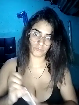 Snapshot of Araanza05 chatting on March 8, 2026, 12:05 am Araanza05 online show from March 8, 2026, 12:05 am