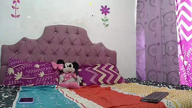 DannaTs1 online show from April 21, 2026, 4:02 pm