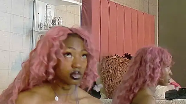 Snapshot of DaniaMarcell chatting on March 27, 2026, 9:32 am DaniaMarcell online show from March 27, 2026, 9:32 am