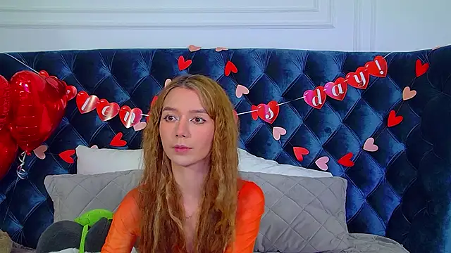 VanessaVienne online show from February 11, 2026, 4:07 pm