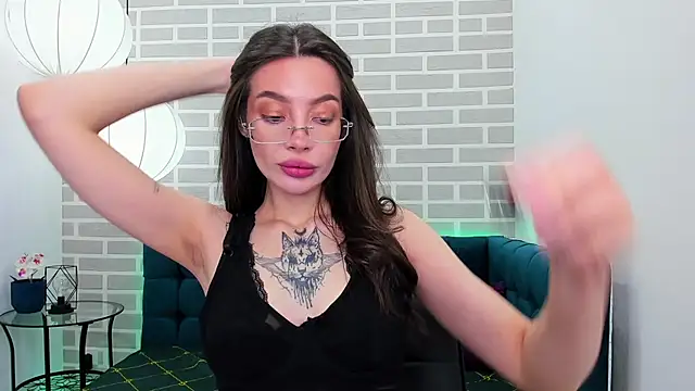 IvyDainty online show from May 27, 2026, 1:57 am