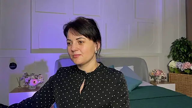  SilkyShadow  online show from February 10, 2026, 1:15 am