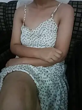 Snapshot of eddy_girl chatting on June 17, 2026, 1:05 am eddy girl online show from June 17, 2026, 1:05 am