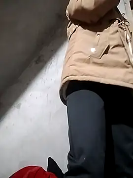 Snapshot of miray- chatting on January 12, 2026, 12:34 pm miray- online show from January 12, 2026, 12:34 pm