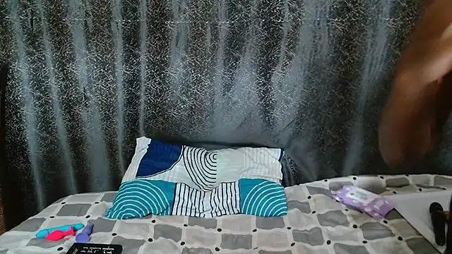 Snapshot of Amanda_April chatting on February 1, 2026, 5:44 pm Amanda April online show from February 1, 2026, 5:44 pm