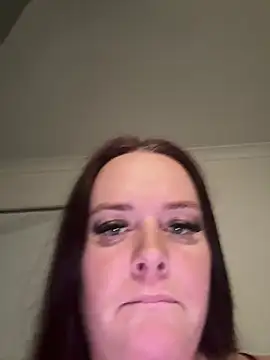 Snapshot of carinabro10 chatting on May 7, 2026, 8:39 am carinabro10 online show from May 7, 2026, 8:39 am