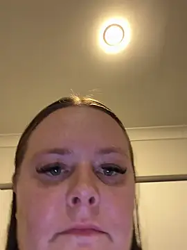 carinabro10 online show from March 2, 2026, 10:44 am