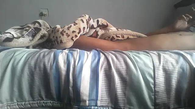 Snapshot of Winterslender chatting on May 8, 2026, 6:39 am Winterslender online show from May 8, 2026, 6:39 am