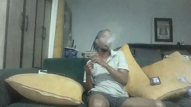 Snapshot of Winterslender chatting on May 12, 2026, 8:48 pm Winterslender online show from May 12, 2026, 8:48 pm