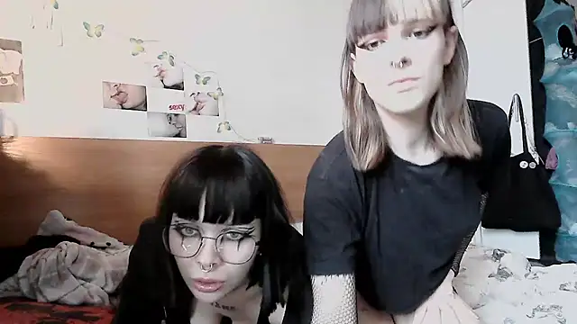 kicianiunia online show from April 12, 2026, 4:21 pm