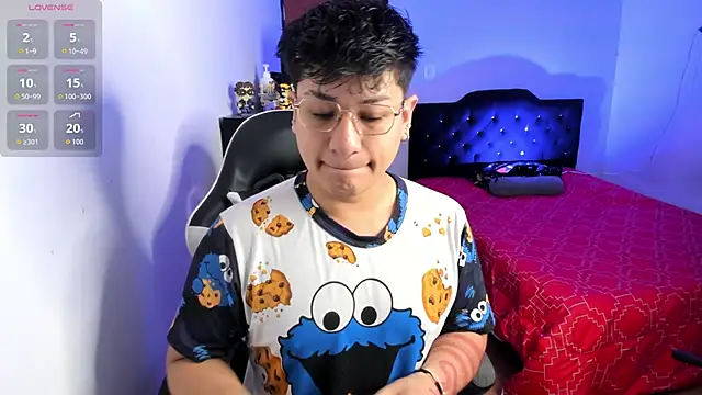 Snapshot of Theo_Rowan chatting on January 9, 2026, 11:28 am Theo Rowan online show from January 9, 2026, 11:28 am