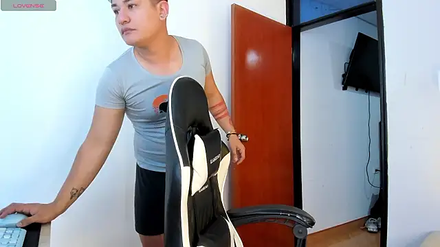 Theo Rowan online show from February 3, 2026, 7:08 pm