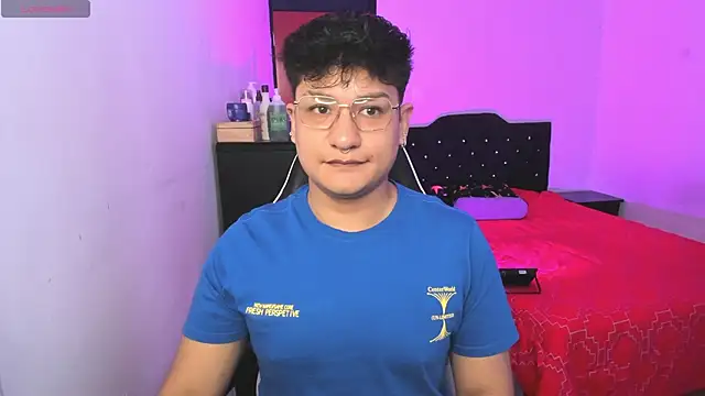 Snapshot of Theo_Rowan chatting on January 8, 2026, 12:22 pm Theo Rowan online show from January 8, 2026, 12:22 pm