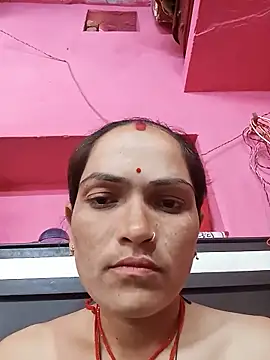 Sonam15884 online show from May 18, 2026, 5:56 am