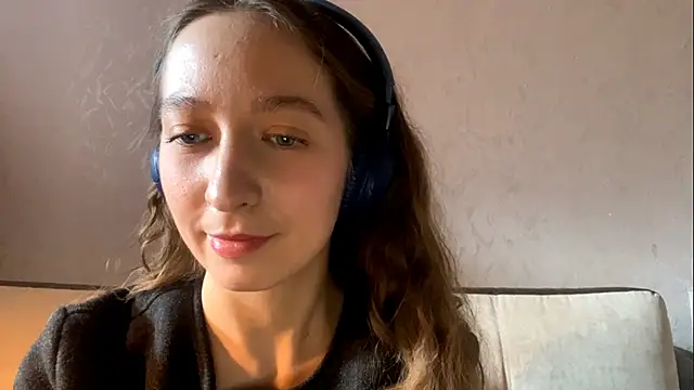 ElinHartshorne online show from January 13, 2026, 9:35 am