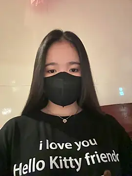 Snapshot of Gwen879 chatting on April 8, 2026, 1:07 am Gwen879 online show from April 8, 2026, 1:07 am