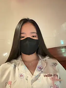 Snapshot of Gwen879 chatting on April 9, 2026, 6:19 am Gwen879 online show from April 9, 2026, 6:19 am