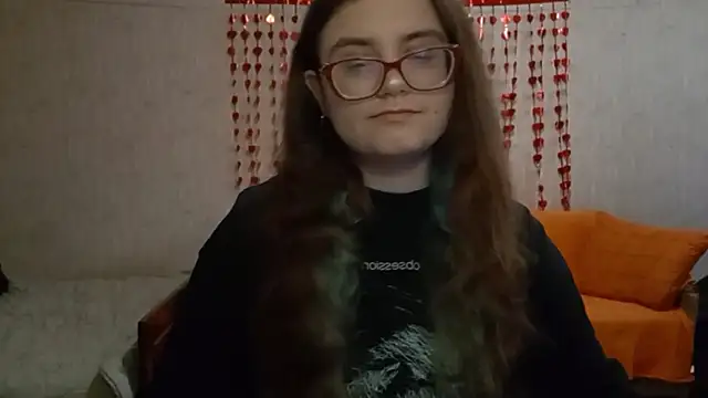 Snapshot of Miyabeee chatting on April 16, 2026, 9:43 am Miyabeee online show from April 16, 2026, 9:43 am