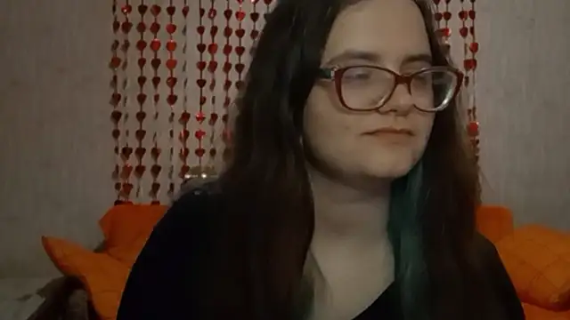 Snapshot of Miyabeee chatting on February 18, 2026, 5:20 pm Miyabeee online show from February 18, 2026, 5:20 pm