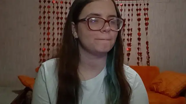 Snapshot of Miyabeee chatting on February 12, 2026, 5:02 pm Miyabeee online show from February 12, 2026, 5:02 pm