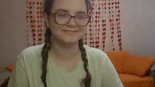 Snapshot of Miyabeee chatting on March 8, 2026, 8:17 am Miyabeee online show from March 8, 2026, 8:17 am