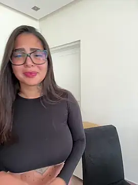 Snapshot of maferalvarexxx chatting on May 17, 2026, 3:01 pm maferalvarexxx online show from May 17, 2026, 3:01 pm