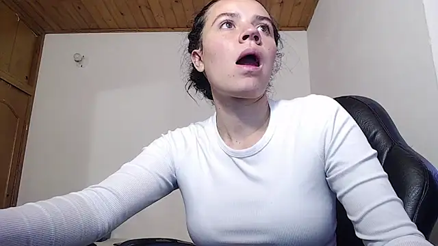 Snapshot of Shanel_Lozano chatting on May 25, 2026, 4:17 pm Shanel Lozano online show from May 25, 2026, 4:17 pm