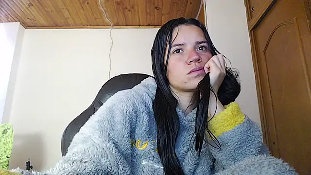 Snapshot of Shanel_Lozano chatting on April 15, 2026, 6:01 pm Shanel Lozano online show from April 15, 2026, 6:01 pm