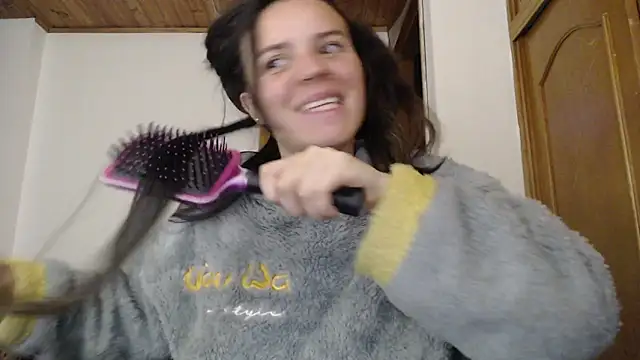 Snapshot of Shanel_Lozano chatting on May 17, 2026, 11:38 pm Shanel Lozano online show from May 17, 2026, 11:38 pm