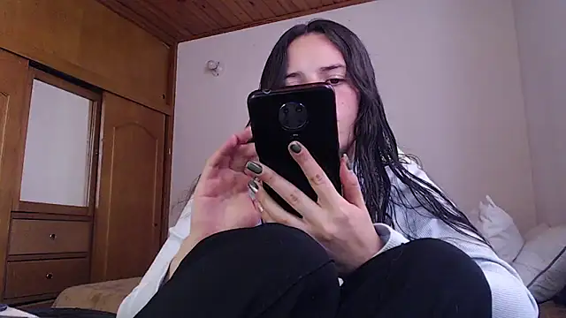 Snapshot of Shanel_Lozano chatting on March 10, 2026, 8:46 pm Shanel Lozano online show from March 10, 2026, 8:46 pm