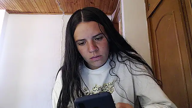 Snapshot of Shanel_Lozano chatting on April 24, 2026, 6:10 pm Shanel Lozano online show from April 24, 2026, 6:10 pm