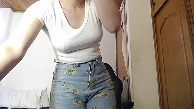 Snapshot of Shanel_Lozano chatting on May 13, 2026, 5:20 pm Shanel Lozano online show from May 13, 2026, 5:20 pm