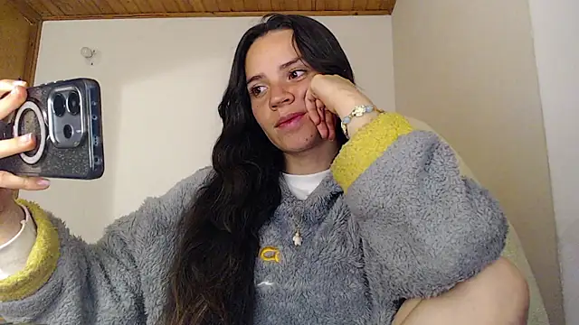 Snapshot of Shanel_Lozano chatting on April 2, 2026, 3:02 am Shanel Lozano online show from April 2, 2026, 3:02 am
