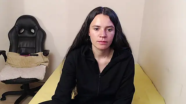 Snapshot of Shanel_Lozano chatting on April 8, 2026, 7:15 pm Shanel Lozano online show from April 8, 2026, 7:15 pm
