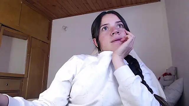 Snapshot of Shanel_Lozano chatting on March 18, 2026, 9:15 pm Shanel Lozano online show from March 18, 2026, 9:15 pm