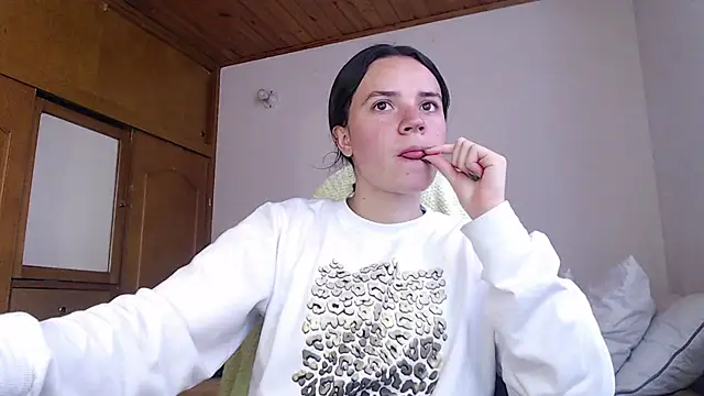 Snapshot of Shanel_Lozano chatting on March 9, 2026, 7:28 pm Shanel Lozano online show from March 9, 2026, 7:28 pm