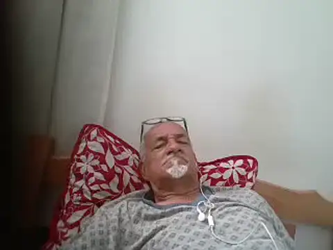 Snapshot of Patyman chatting on April 30, 2026, 8:57 pm Patyman online show from April 30, 2026, 8:57 pm