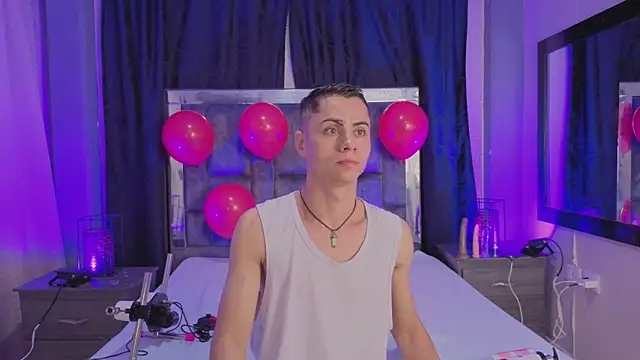 LeoMonnroe online show from March 1, 2026, 5:02 pm