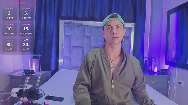 LeoMonnroe online show from April 7, 2026, 7:26 pm