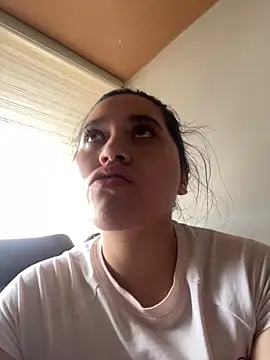 Snapshot of Veronica_Wins_ chatting on February 23, 2026, 8:20 pm Veronica Wins online show from February 23, 2026, 8:20 pm