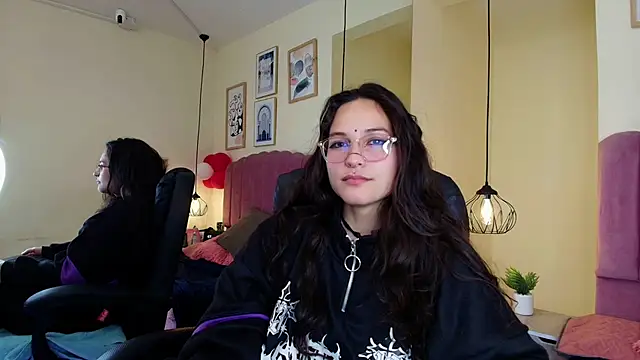 Hanabie  online show from February 27, 2026, 3:40 am