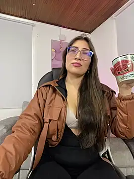 Snapshot of lianaa__ chatting on February 12, 2026, 1:22 pm lianaa online show from February 12, 2026, 1:22 pm