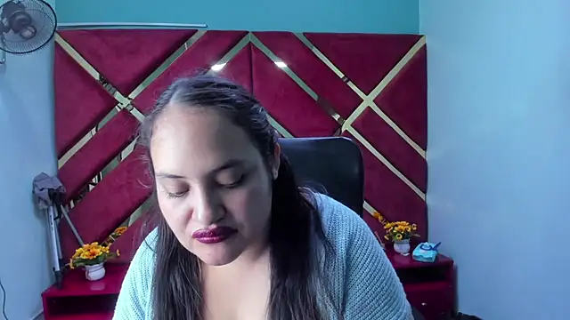 MiaRouss69 online show from February 18, 2026, 4:32 am