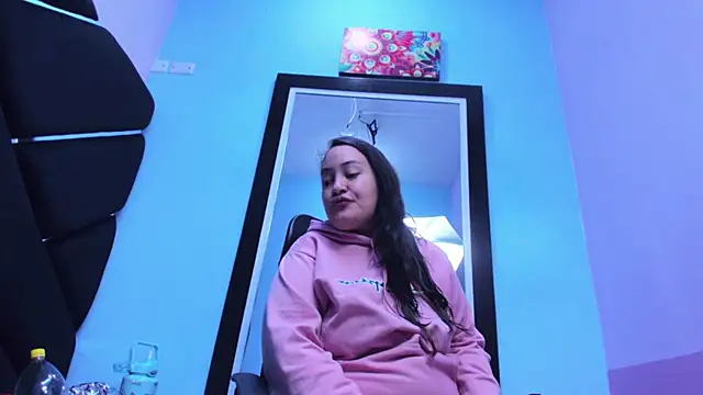 Snapshot of MiaRouss69 chatting on April 19, 2026, 11:40 pm MiaRouss69 online show from April 19, 2026, 11:40 pm