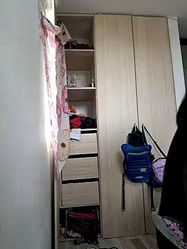 Snapshot of LunaRouuse_ chatting on June 18, 2026, 2:55 pm LunaRouuse online show from June 18, 2026, 2:55 pm