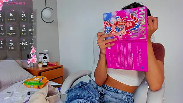 twink royale18 online show from February 20, 2026, 3:36 pm